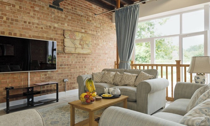 Wainfleet All Saints Cottage | Church View - UKC2302