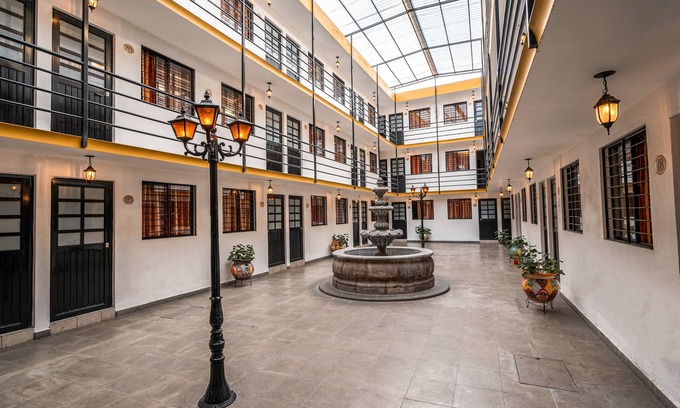 La Cruz Hotel | Cinco de Mayo Hotel