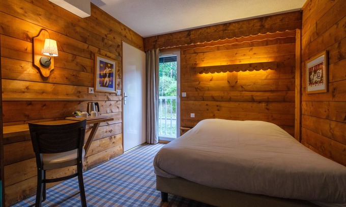 Chalons-en-Champagne Hotel | Cit'Hotel Le Montreal