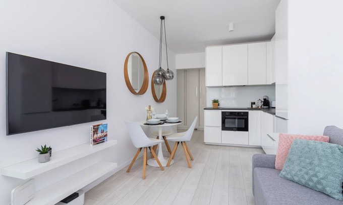 Grzegorzki Apartment | City Centre Apartment by Renters
