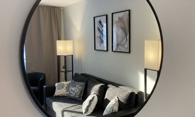 Karlsruhe City Centre Apartment | City, Culture & Campus - Central at Karlsruhe Castle- APOLONIAliving