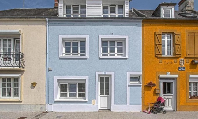 Isigny-sur-Mer House | City View Family Retreat