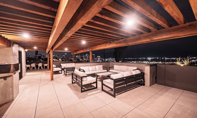 Middletown Apartment | City24 Hotel Little Italy Mission Hills