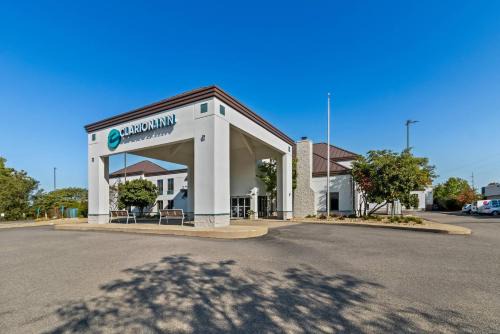 Mars Hotel | Clarion Inn Cranberry Township