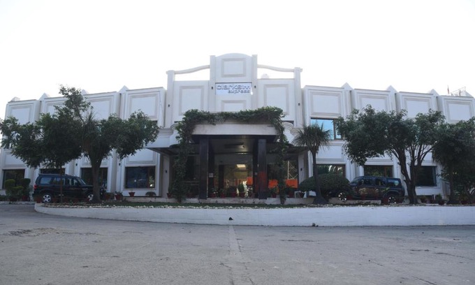 Baddi Hotel | Clarks Inn Express Baddi