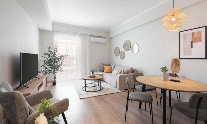 Piraeus Apartment | Classic Apartment in Piraeus, walk to Zeas Marina