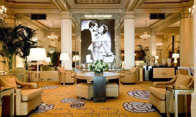 Goose Hollow Apartment | Classic Locale, ADA Glamour in Central Portland