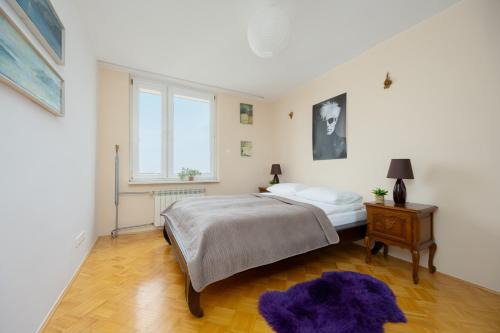 Marymount Apartment | Classic Style Apartment - Remote Work by Noclegi Renters
