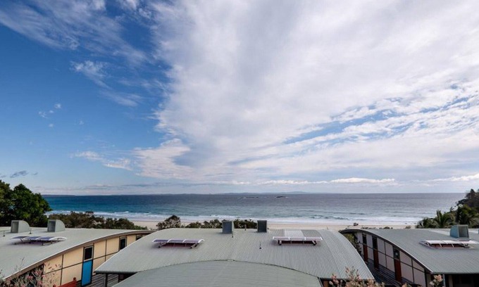 Point Lookout Apartment | Claytons 8 | 3 bed, 2 bath, sensational views, no need for a car! Beachfront :)