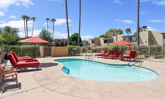 Pavoreal Condo | Clean 2 bedroom condo walking distance from Old Town Scottsdale