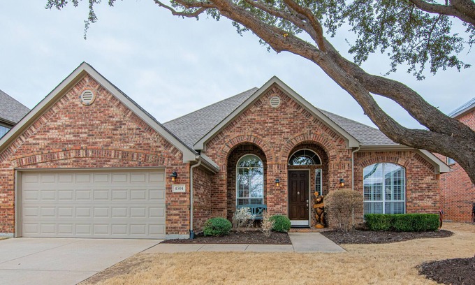 Flower Mound House | Clean, Cozy, and Comfortable in Flower Mound. Very close to lake, parks, trails