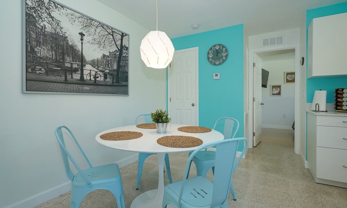 Sarasota Villa | Clean & Modern, Close to Beach, Restaurants, Downtown SRQ!