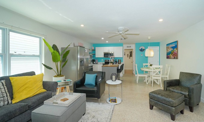 Sarasota Villa | Clean & Modern, Close to Beach, Restaurants, Downtown SRQ!