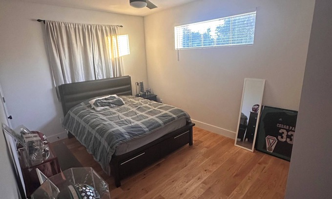 South Manchaca House | Clean room to rent in spacious house with AC and WiFi in lovely Austin