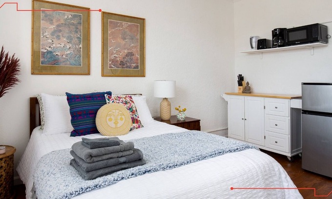 Rampart Village Apartment | Clean studio APT, near DTLA!