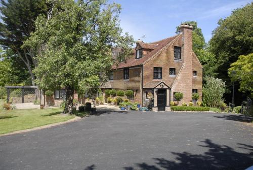 Hailsham House | Cleavers Lyng 16th Century Country House