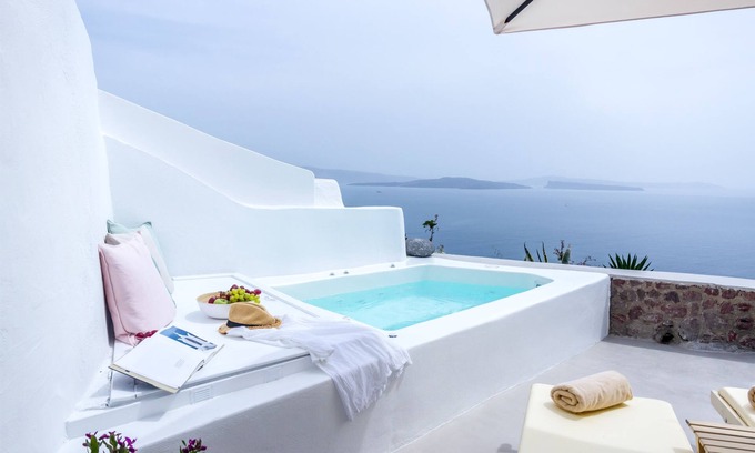 Oia House | Cleo's Dream Villa