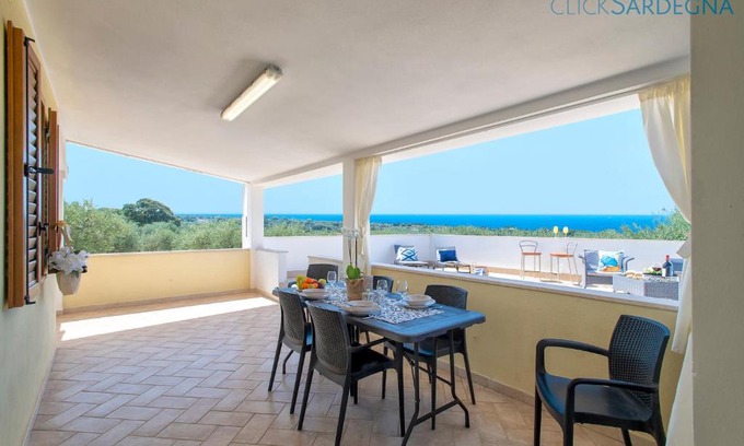 Alghero Villa | ClickSardegna Villa Brionis sea view, 7 bedrooms, 5 bathrooms and 3 kitchens