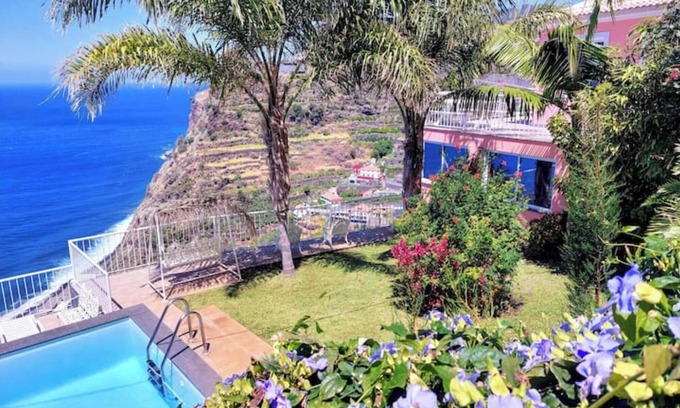 Calheta Cottage | Cliff House