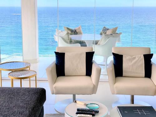 Clifton Apartment | Clifton YOLO Spaces - Clifton Beachfront Penthouse