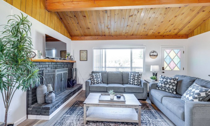 Big Bear City Condo | Close to Skiing & Lake: Big Bear Mountain Getaway