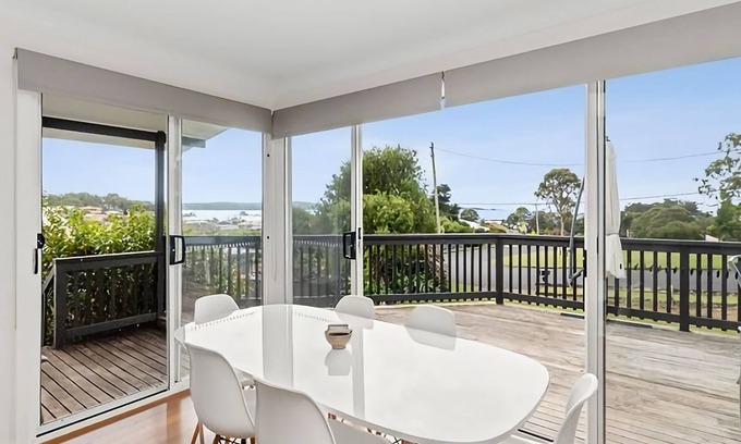 Batehaven House | Cloud 9 at Batehaven