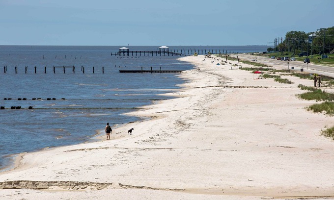 Waveland Cottage | 'cloud 9 On The Coast' < 1 Mi to Beach!