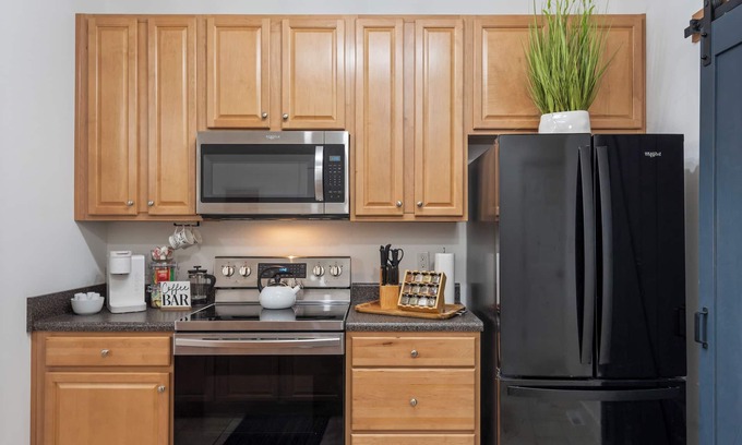 Downtown House | "Cloud Nine" 3BR slps 6 comfortably with 5 beds