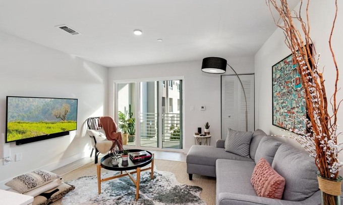 Ojus Apartment | Cloud9 - Aventura at Aventura Village