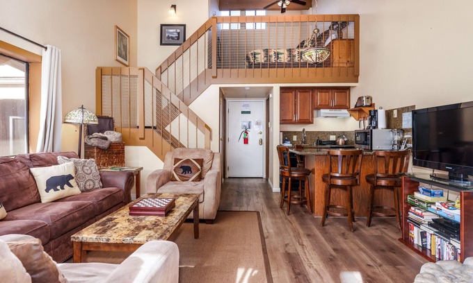 Yosemite National Park Condo | Clouds Rest, Warm Studio Plus Loft for 4!