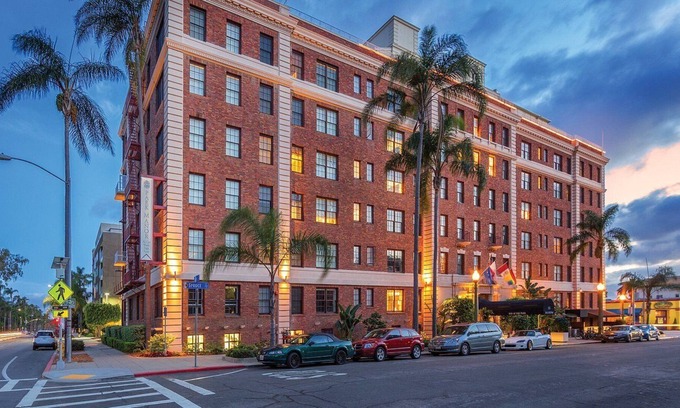 Hillcrest Resort | Club Wyndham Inn at the Park