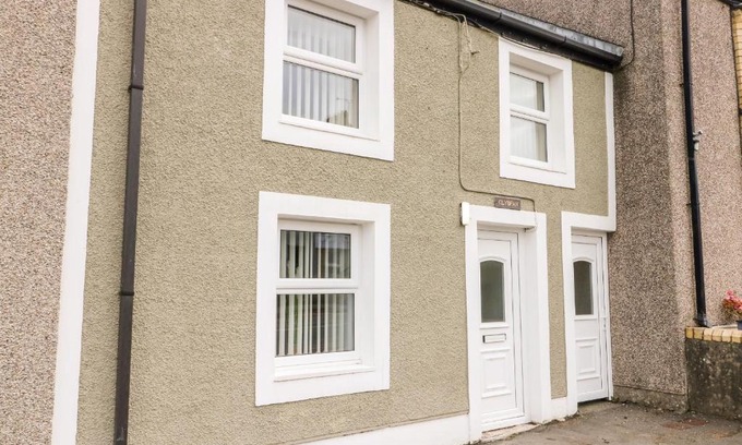 Llanerchymedd House | Clydfan Cottage