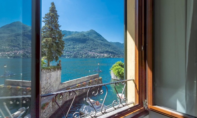 Carate Urio Apartment | Co-b730-regi37a2 - Romantic Pier