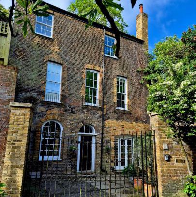 Greenwich West House | Coach House Greenwich