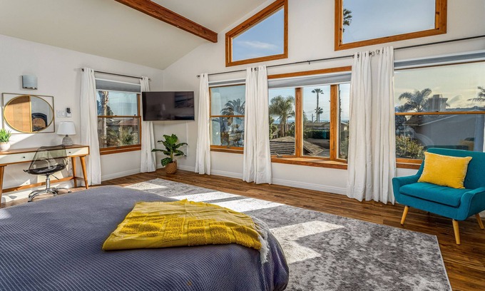 Olde Carlsbad House | Coastal Carlsbad 5 Bedroom Getaway
