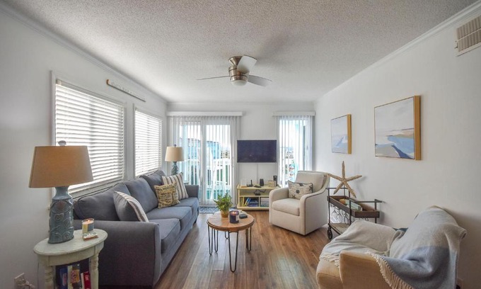 Morehead City Apartment | Coastal Condo with Public Atlantic Beach Access