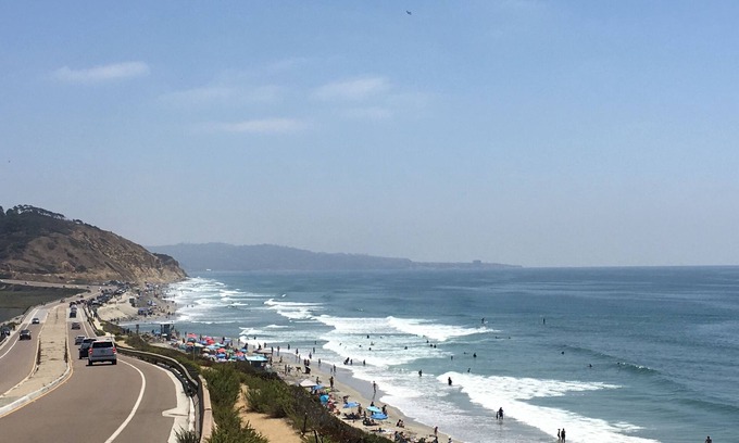 Del Mar Heights House | Coastal getaway, relaxing Del Mar Townhouse steps from Torrey Pines State Beach