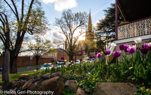 Bendigo House | Cobb&CoHouse-Goldfields ExecutiveStay Ideal for Families &Work Crews