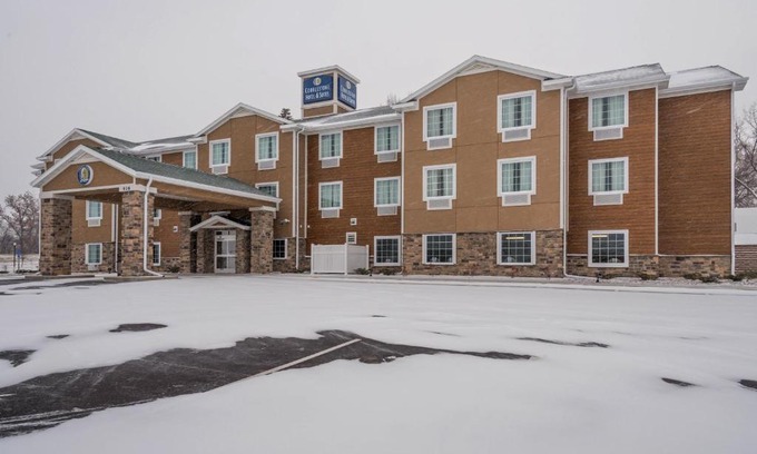 Hutchinson Hotel | Cobblestone Hotel & Suites - Hutchinson