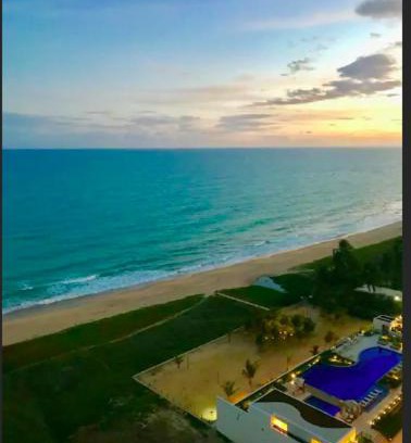 Cruz das Almas Apartment | Cobertura duplex com piscina a beira-mar de Guaxuma