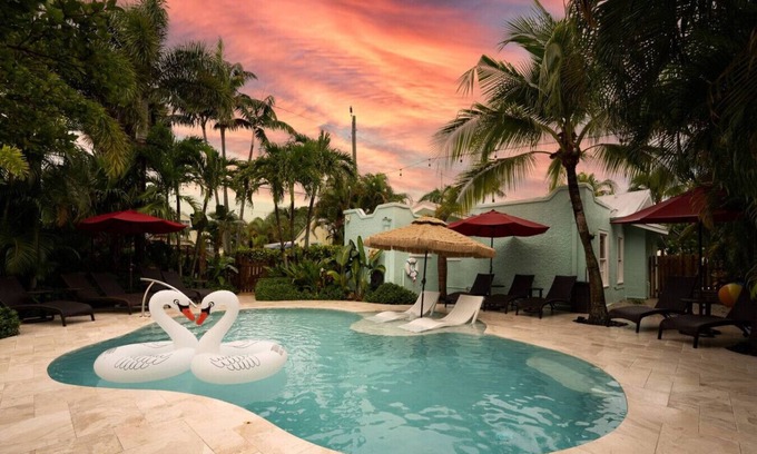 Flamingo Parks House | Coco Plum a Charming Retreat w/Heated Pool