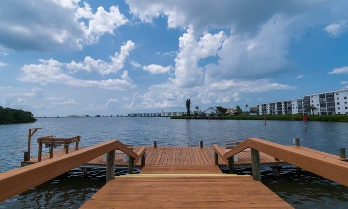 Cocoa Isles House | Cocoa Beach Luxurious Townhome with Sunset Views