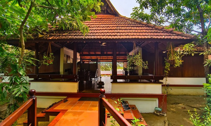 Kumarakom Hotel | Coconut Lagoon - Cgh Earth