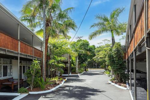 Scarness Apartment | Coconut Palms Unit 11