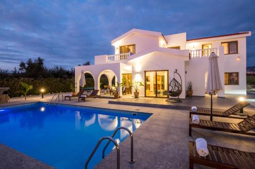 Pegeia Villa | Cocoon Luxury Villa In Coral Bay-3 Min To Beach