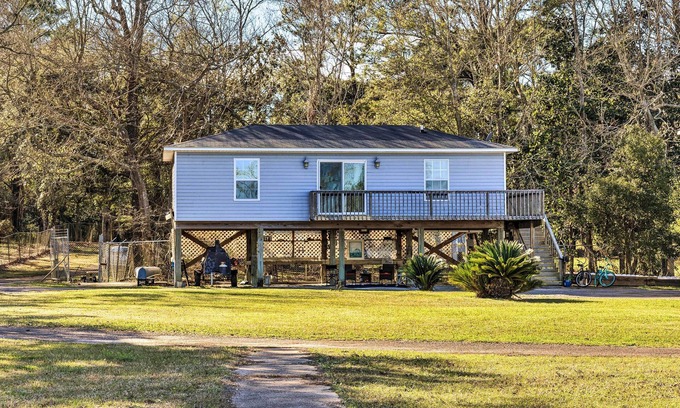 Theodore Apartment | Coden Vacation Rental w/Bay Access!