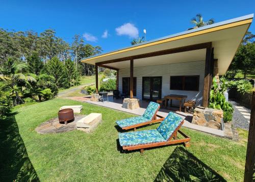 Lowanna Apartment | Coffs Coast Mountain Retreat