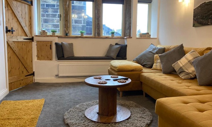 Heptonstall House | Coiners Rest