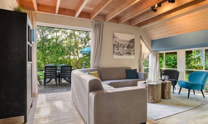 Witteveen House | Comfort 6-person bungalow in the holiday park Landal Orveltermarke