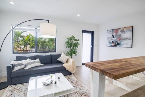 Bay Harbor Islands Apartment | Comfort and Style 2 Bed 1 bath 2 min to the Beach!